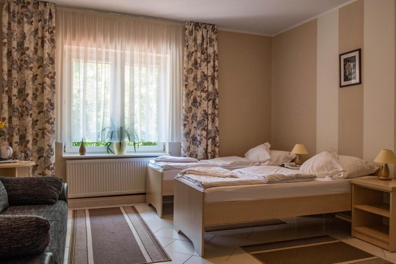 Kompleks Wypoczynkowo-Konferencyjny Mazur-Syrenka Krutyń Esterno foto