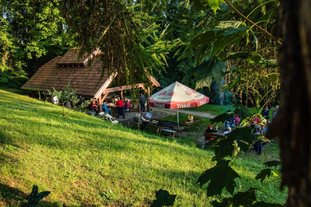 Kompleks Wypoczynkowo-Konferencyjny Mazur-Syrenka Krutyń Esterno foto
